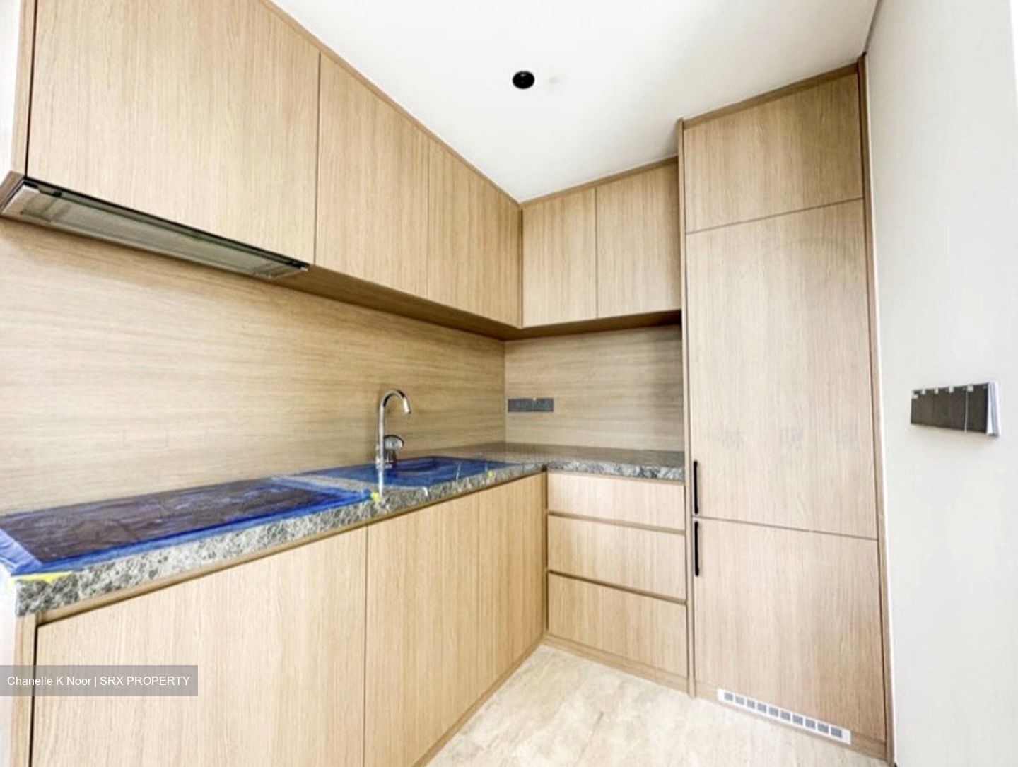 Pasir Panjang Road (D5), Terrace #538780741